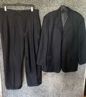 Lucelli Men's Black Pinstripe Suit Set